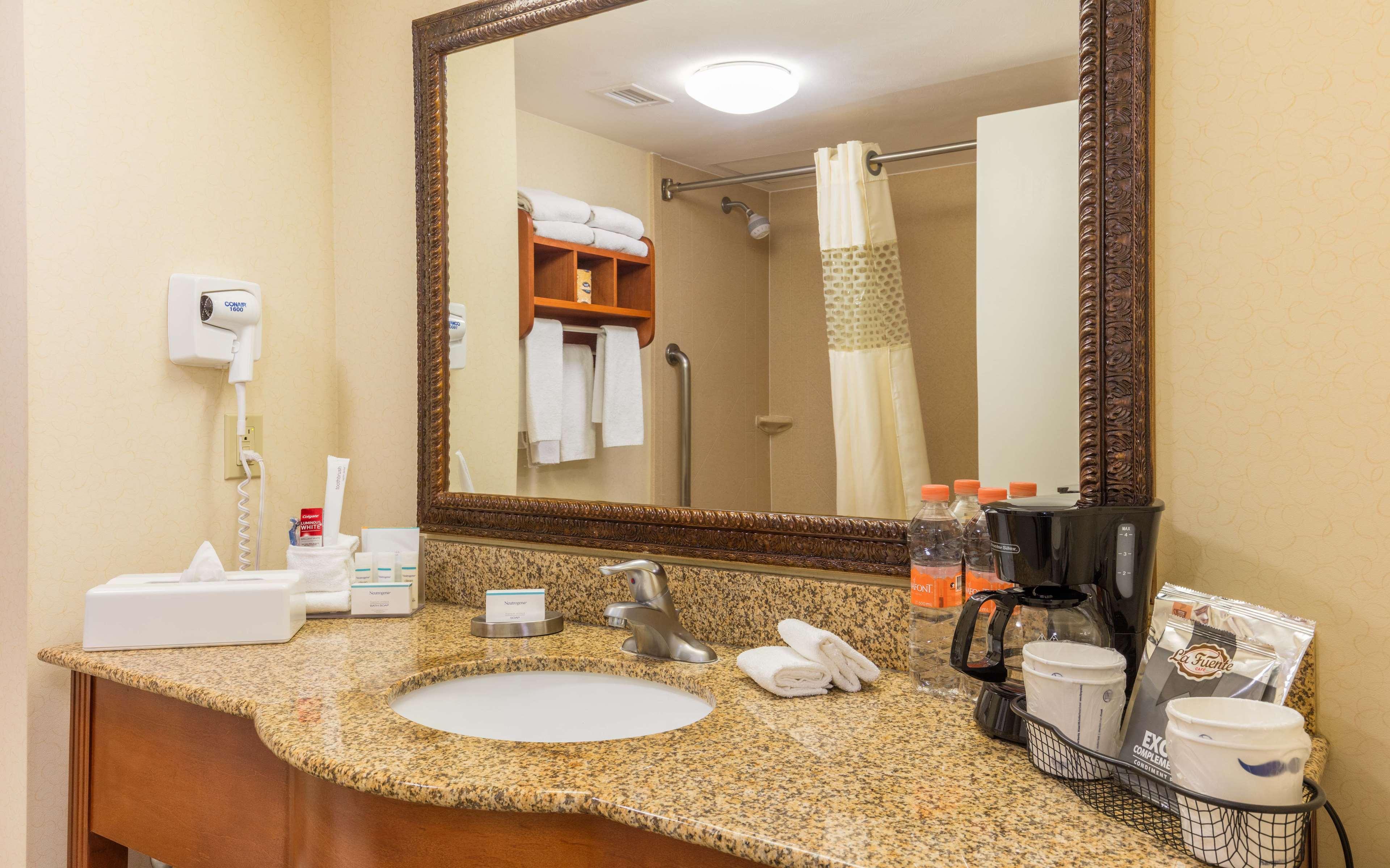 Hampton By Hilton Queretaro Tecnologico Hotel Eksteriør billede