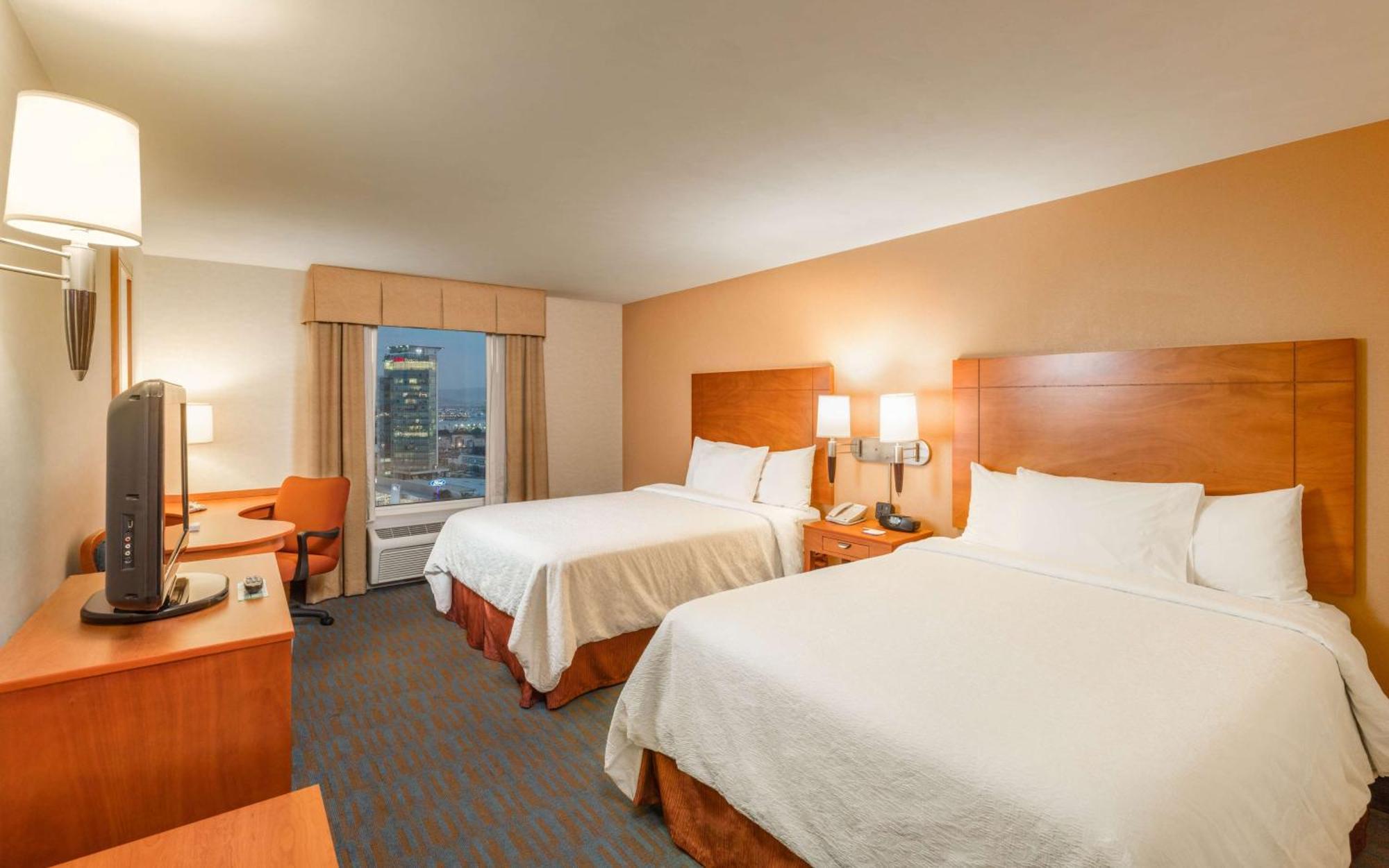 Hampton By Hilton Queretaro Tecnologico Hotel Eksteriør billede