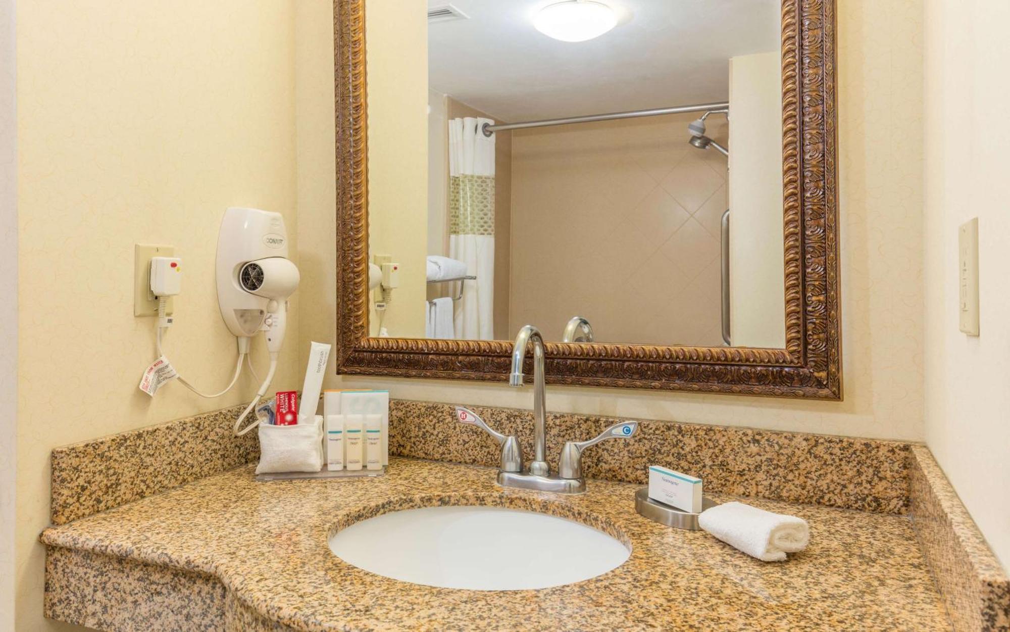 Hampton By Hilton Queretaro Tecnologico Hotel Eksteriør billede