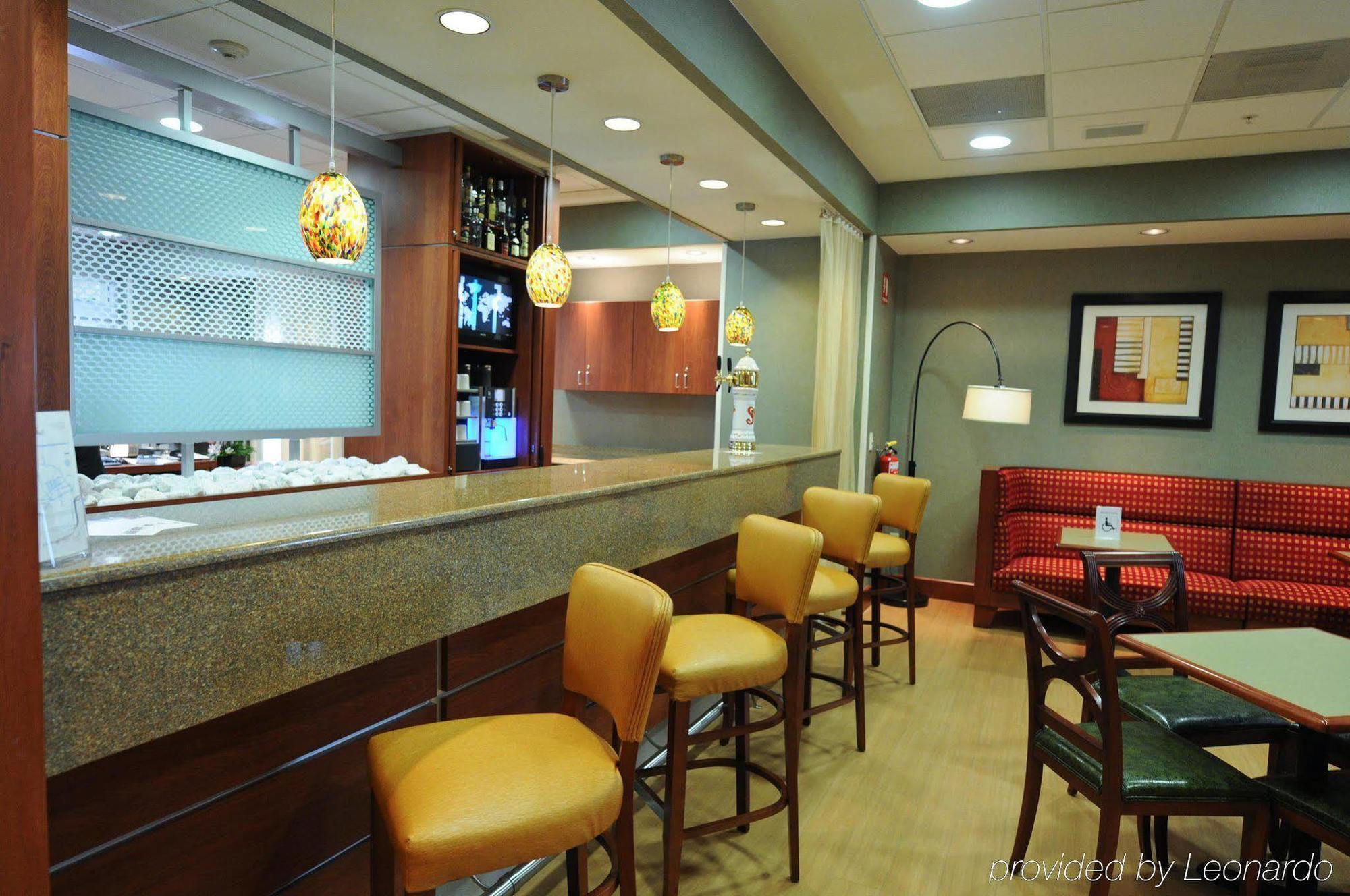 Hampton By Hilton Queretaro Tecnologico Hotel Restaurant billede
